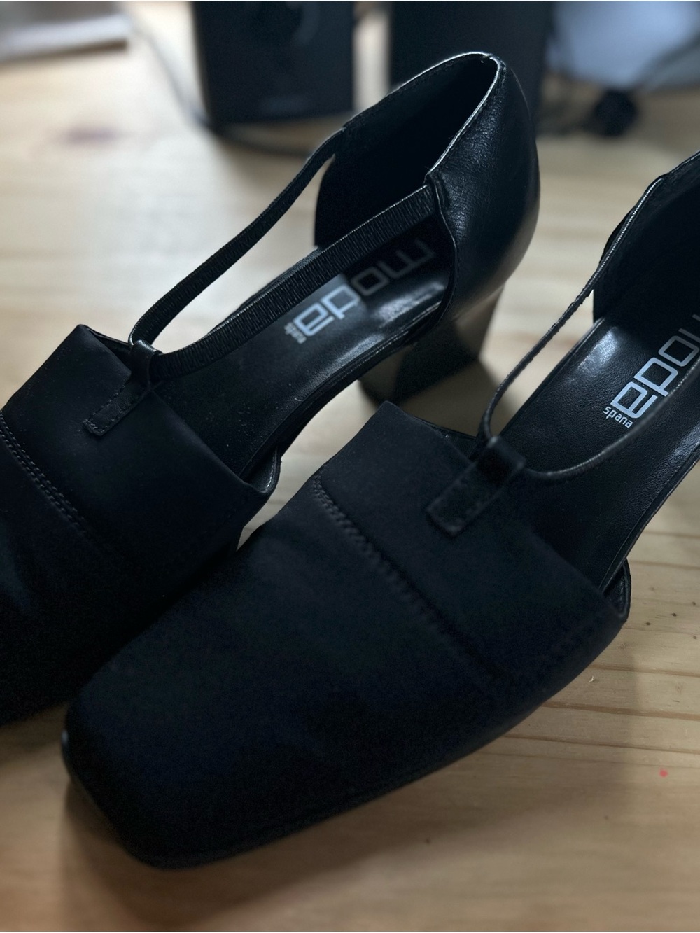 Liz Claiborne Black T-Strap Square Toe Block Heel Pumps
